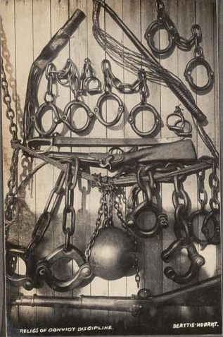 Collezione di vecchi strumenti “correzionali” impiegati nelle colonie penali australiane.