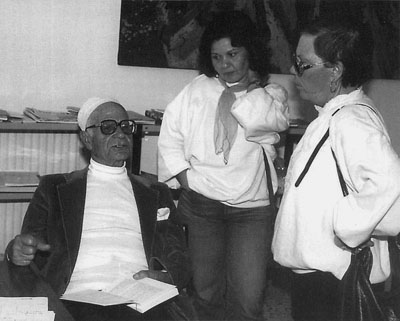 Ignazio Buttitta con Rosa Balistreri (al centro la figlia di lei, Angela)