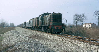 25 febbraio 1974: Il treno locale 8087 Rovigo-Chioggia tra Baricetta e Adria.