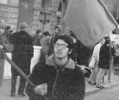 Franco Serantini a una manifestazione a Pisa. Una delle rarissime foto di Franco vivo.