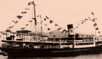 Lo Sgarallino con il gran pavese, in una foto tratta dal libro “Storia della marineria elbana” di Alfonso Preziosi (g.c. sito mucchioselvaggio.org)