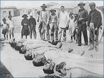 I corpi di alcuni emigranti italiani sulla spiaggia di Cartagena. Secondo il Lloyd i morti furono 292 ma il bilancio fu contestato dalle controparti che, accusando gli armatori d'aver caricato più persone di quante dichiarate, stimarono le vittime tra le 440 e le 500.