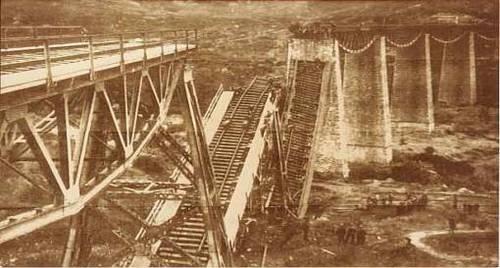 25 novembre 1942: il ponte sul Gorgopotamo fatto saltare in aria dai resistenti Greci.