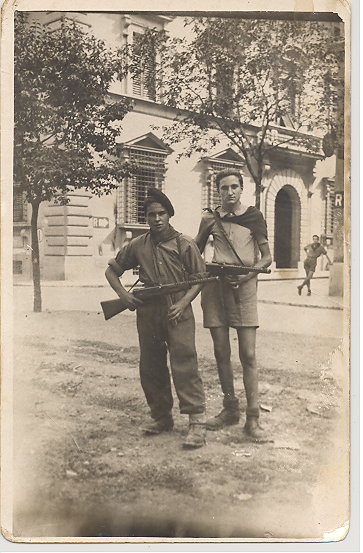Firenze, 1944. Sugo, Marcello Citano, a nemmeno 18 anni. A sinistra nella foto.