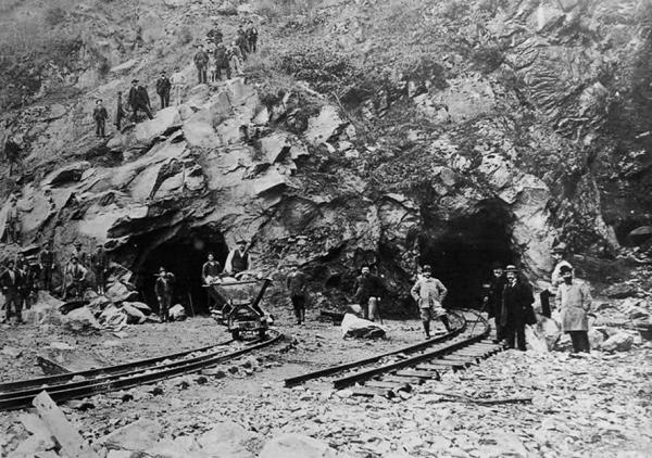 Gli imbocchi delle gallerie nel 1899