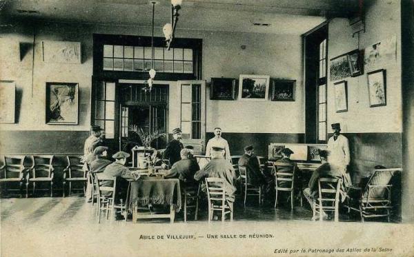 Asile de Villejuif. Una sala d'incontro, intorno al 1909