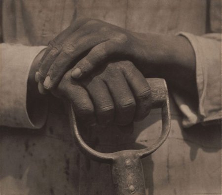 Worker's hands - Tina Modotti